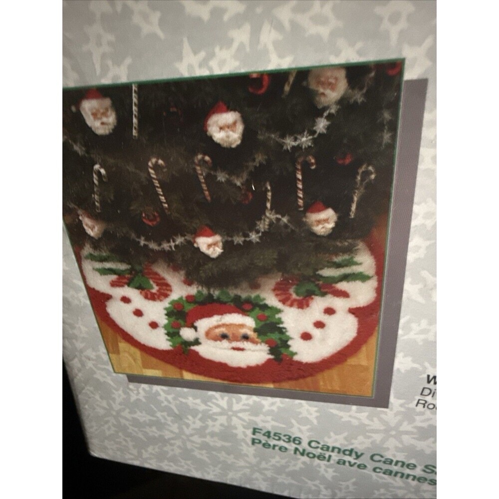 Caron WonderArt CANDY CANE SANTA Latch Hook Kit 34” Tree Skirt rug #4698 NIP